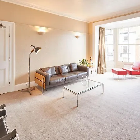 Host & - Time Out Apartman *